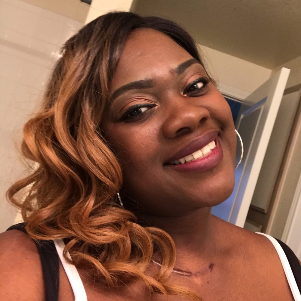 Meet your Posher, Latoya